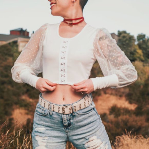 ❗Host Pick❗ White Sheer Sleeve Crop - Picture 6 of 6